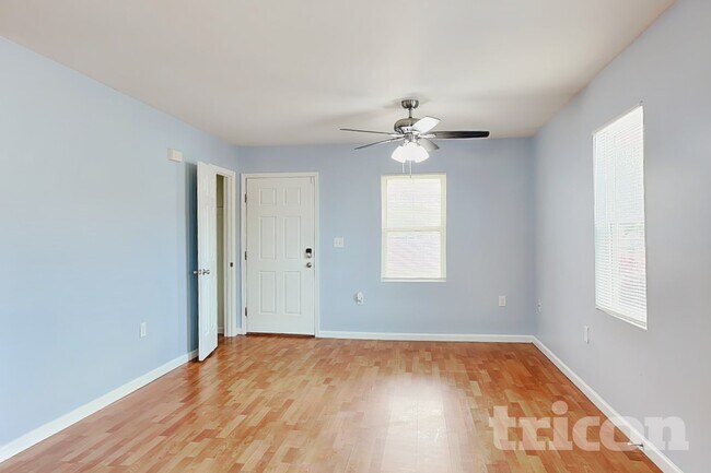 Foto del edificio - 18011 Lynn Ln