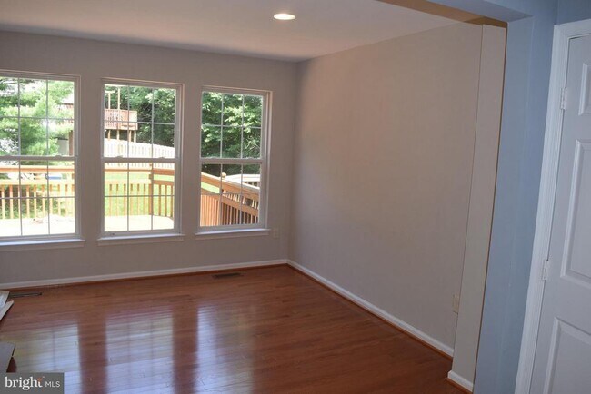 Foto del edificio - 9333 Maxwell Ct