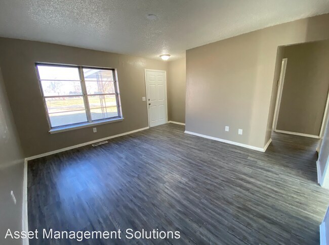 Foto del edificio - 4 br, 1 bath House - 10835 N 5th St.