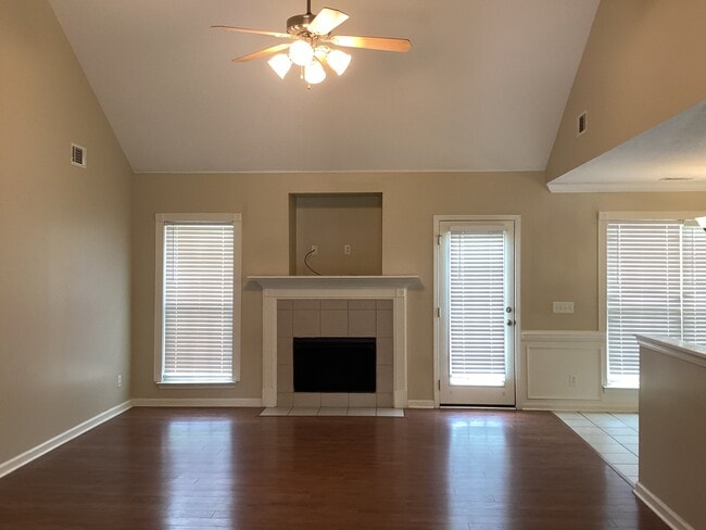 Building Photo - 515 Dresler Rd