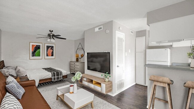 Building Photo - 4406 Avenue C