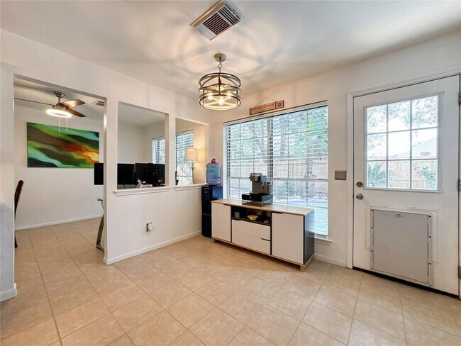 Foto del edificio - 5202 Spring Cir Dr