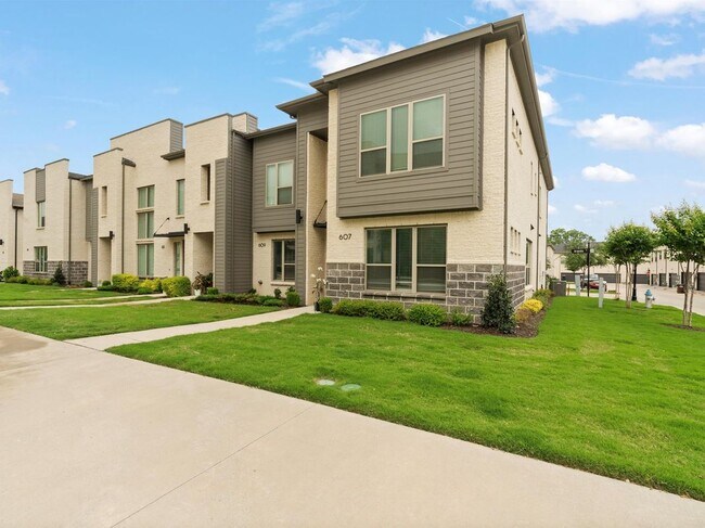 Foto del edificio - 607 Arapaho Dr