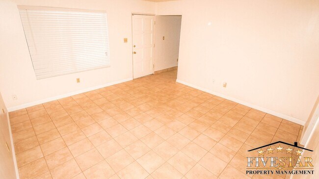 Building Photo - 2700 Ashe Rd