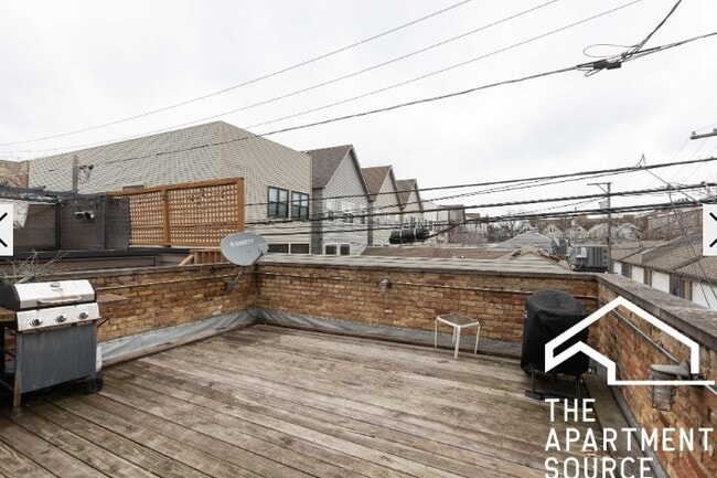 Photo - 2449 N Ashland Ave Apartment