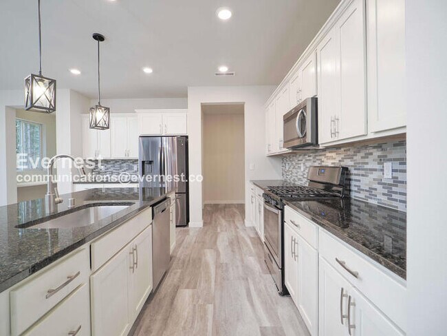 Foto del edificio - 33335 Crystal Ave SE