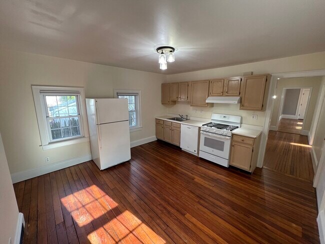 Building Photo - 14 Thornton Pl