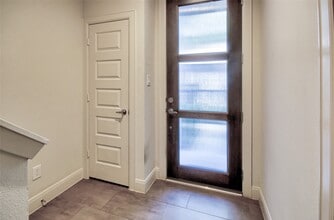 Building Photo - 1909 Maury St