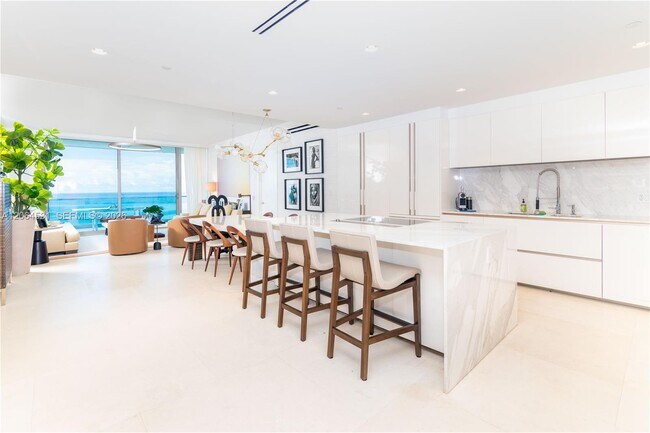 Foto del edificio - 10201 Collins Ave