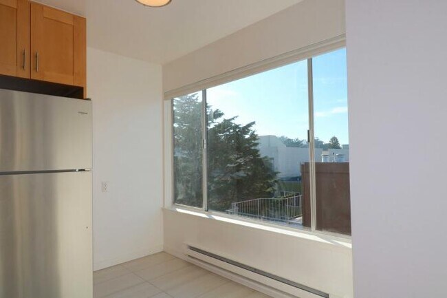 Building Photo - 1 bedroom in San Francisco CA 94118