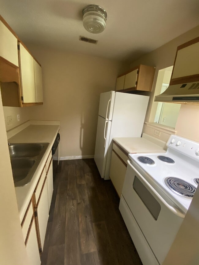 Building Photo - 511 Mystic Dr