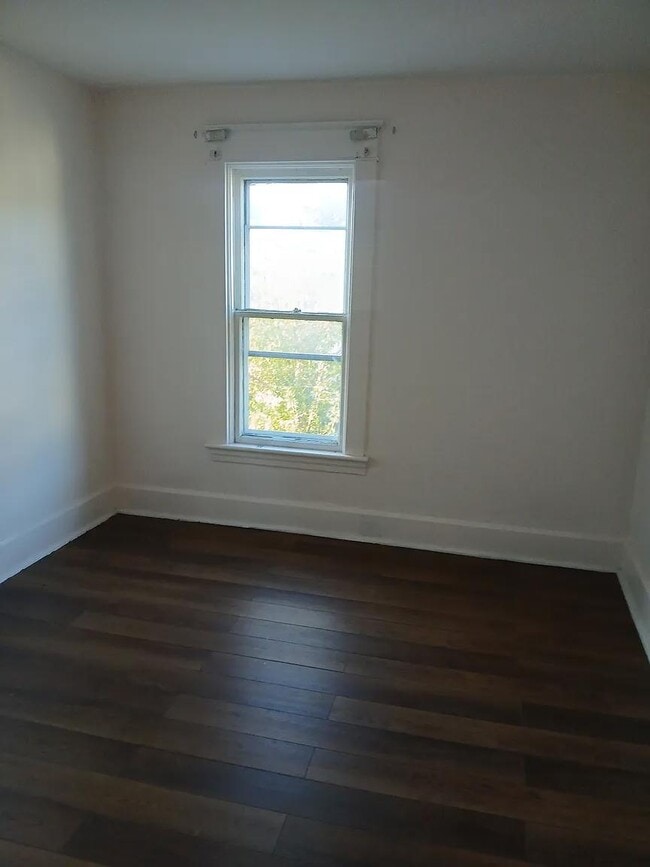 Building Photo - 129 Plainfield Ave