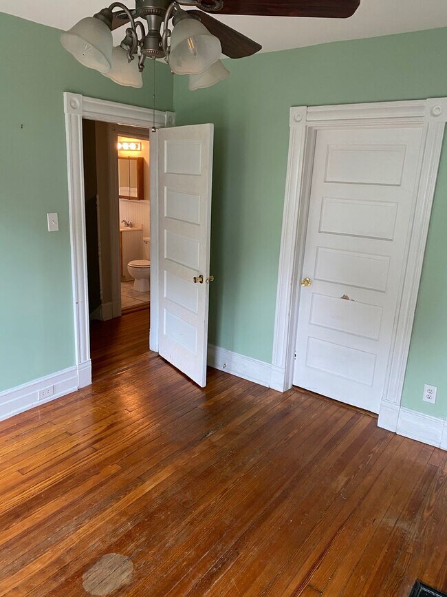 Foto del edificio - 2103 W Cary St
