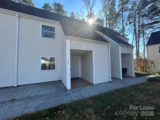 Foto del edificio - 9156 Black Heath Cir