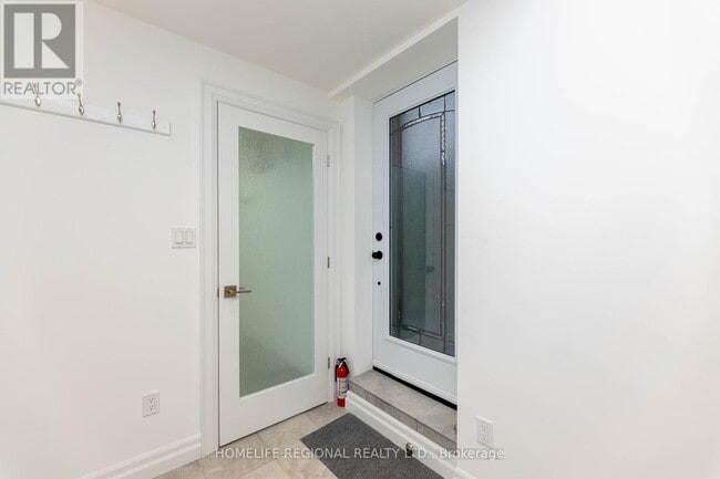 Building Photo - 244 Roxton Rd
