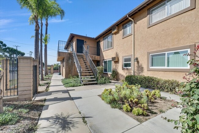 Photo - 10472 Chapman Ave (Garden Grove, CA) Apartment