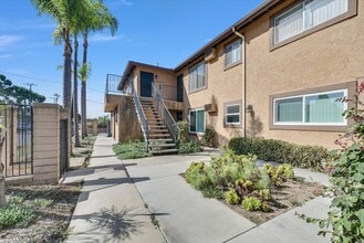 Building Photo - 10472 Chapman Ave