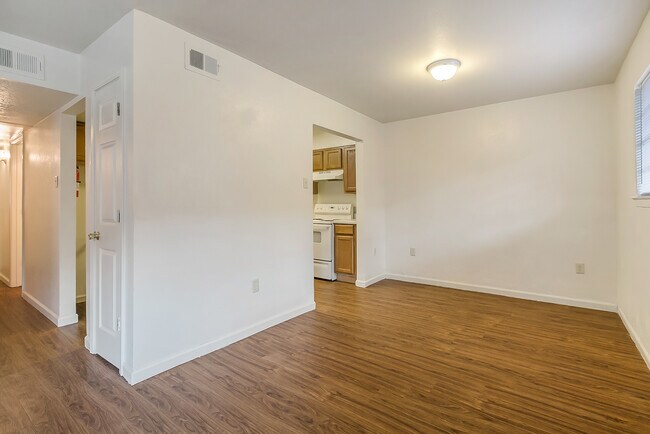 Building Photo - 4100 Hessmer Ave