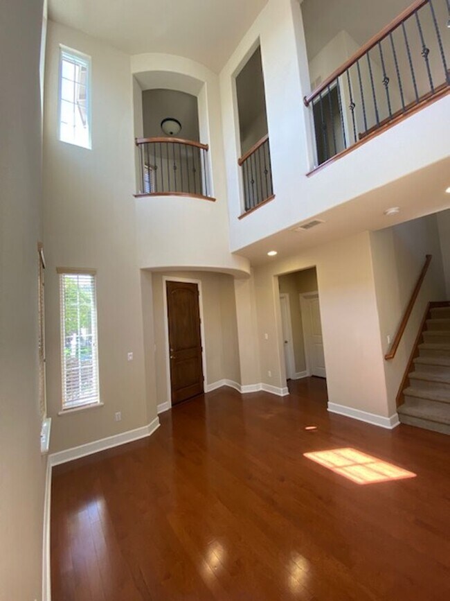 Foto del edificio - COMING SOON! Beautiful 5 bedroom Home in Lincoln Crossing Village!