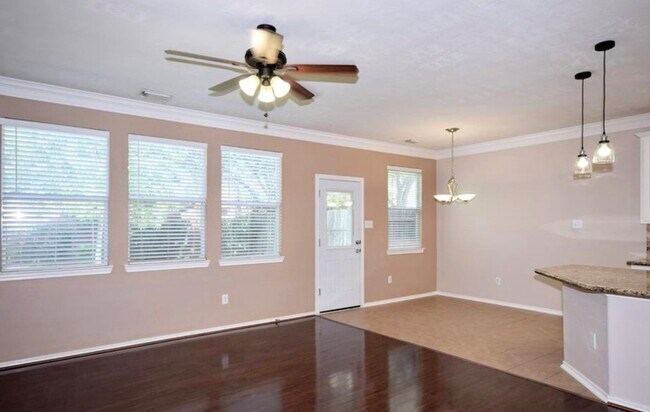 Foto del edificio - 25274 Finchgrove Ln