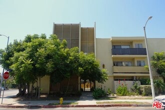 Building Photo - 1301 N Mansfield Ave