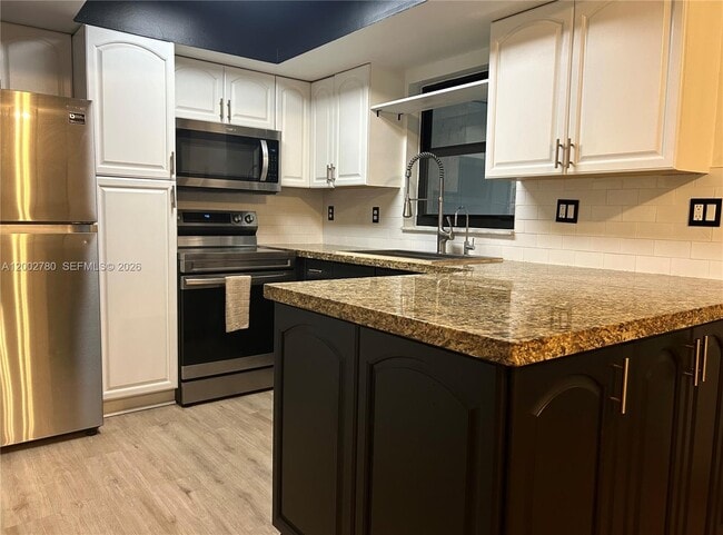 Building Photo - 10 Laredo Pl