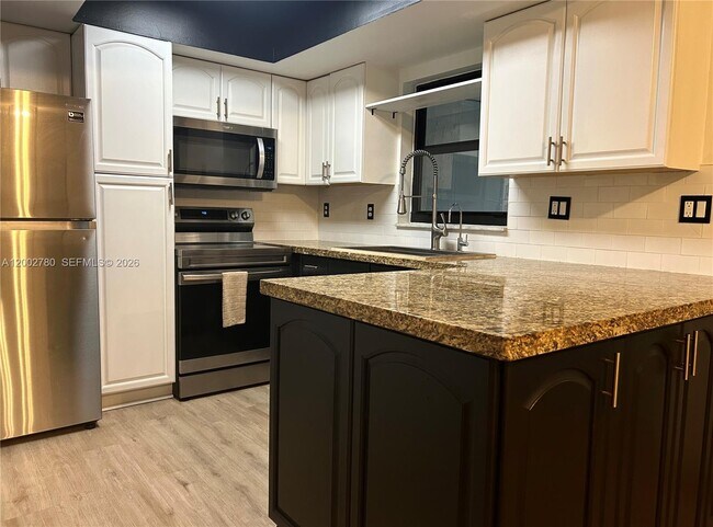 Foto del edificio - 10 Laredo Pl