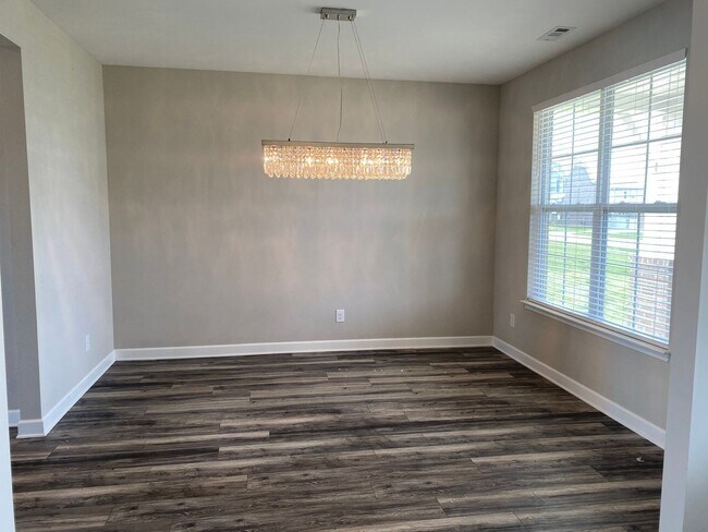 Building Photo - 5 br, 4 bath House - 412 Davenport Dr.