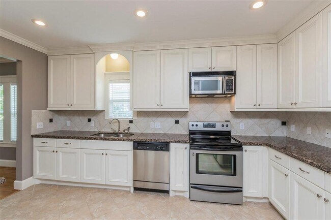 Foto del edificio - 1015 E 23rd St