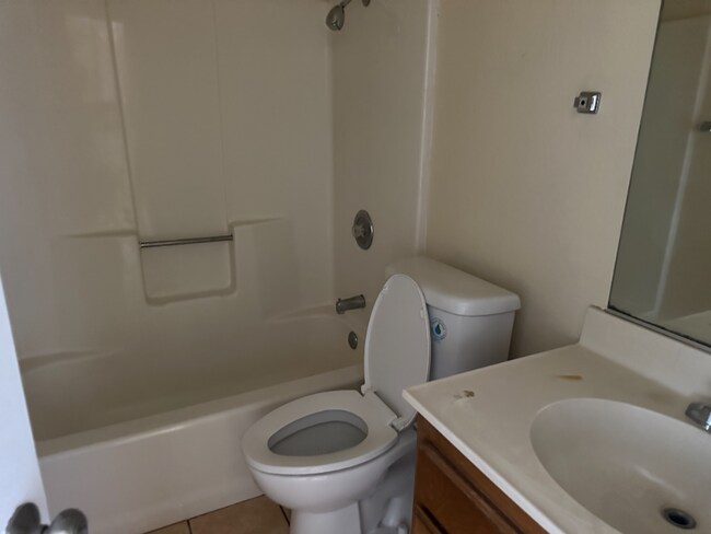 Foto del edificio - 1040 May Ln