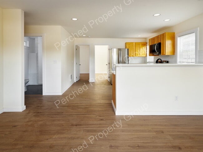 Building Photo - 7136 N Amherst St