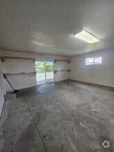 Building Photo - 822 Komomala Dr