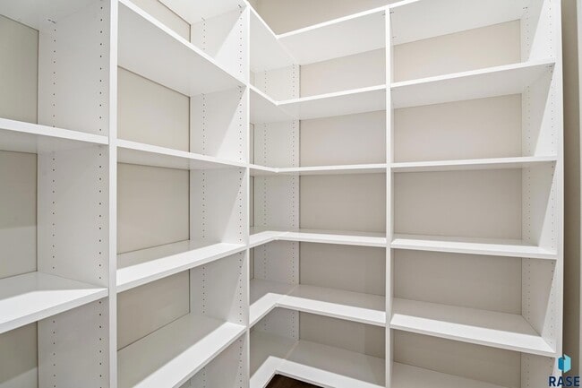 Building Photo - 1107 S Foss Ave