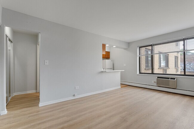 Foto del edificio - 6758 N Sheridan Rd