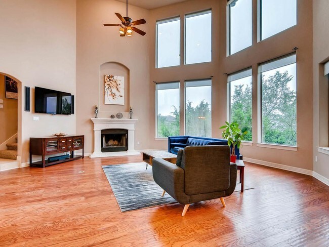 Foto del edificio - 5001 McIntyre Cir