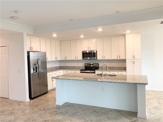 Building Photo - 14701 Heritage Landing Blvd