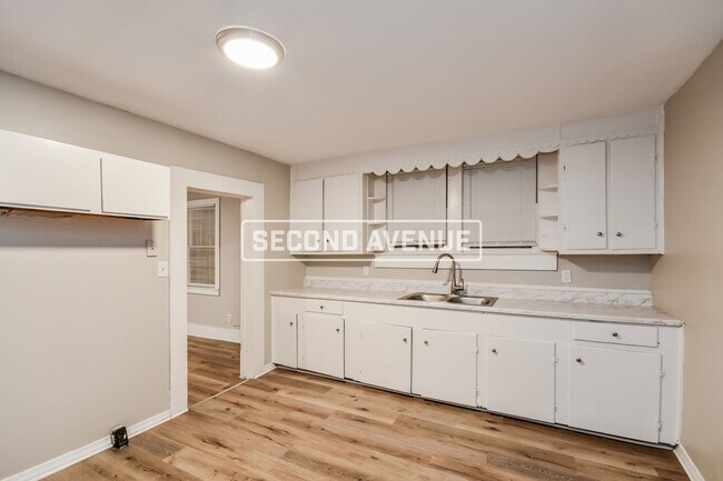 Building Photo - 315 3rd St N