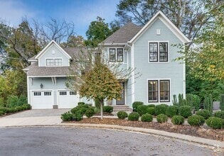 Building Photo - 331 Fairpark Ct