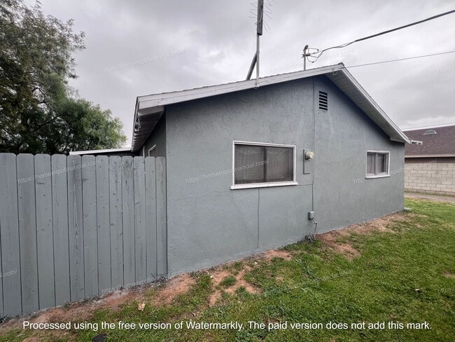 Foto del edificio - Nice Home For Rent with private yard