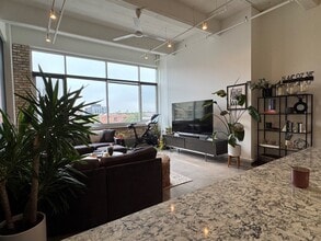 Building Photo - 700 Washington Ave N