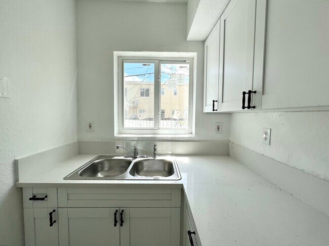 Foto del edificio - 444 NW 84th St