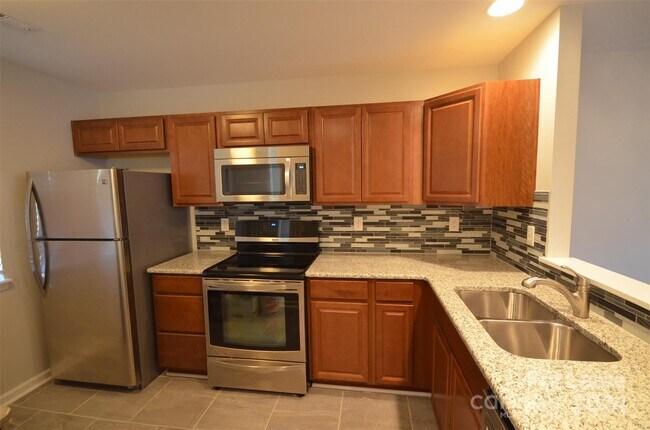 Building Photo - 3107 Brockhampton Ct