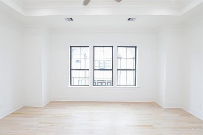 Building Photo - 2120 Blalock Rd