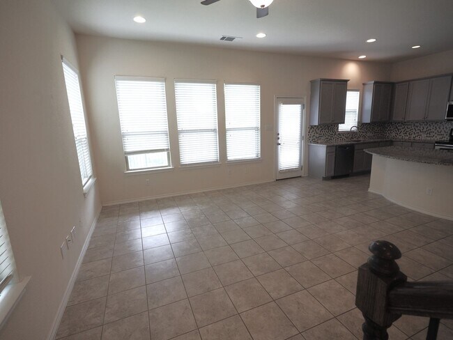 Building Photo - Amazing Round Rock Townhouse!