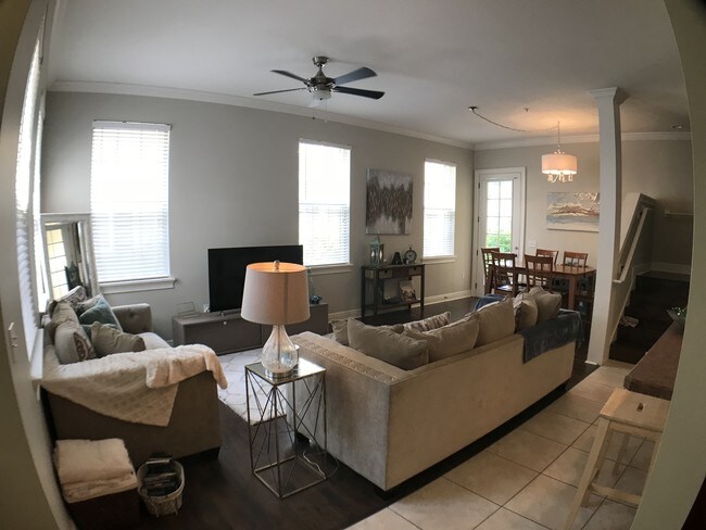 Foto del edificio - 1308 Lake Baldwin Ln