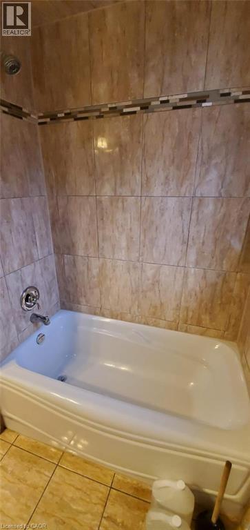 Building Photo - 89 Elgin St N