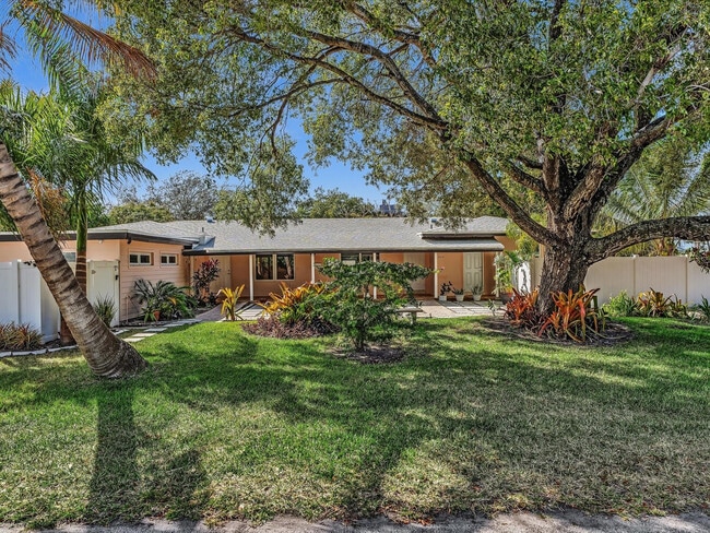 Building Photo - 2016 NE 14th Ct