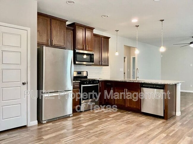 Foto del edificio - 128 Earl Keen St