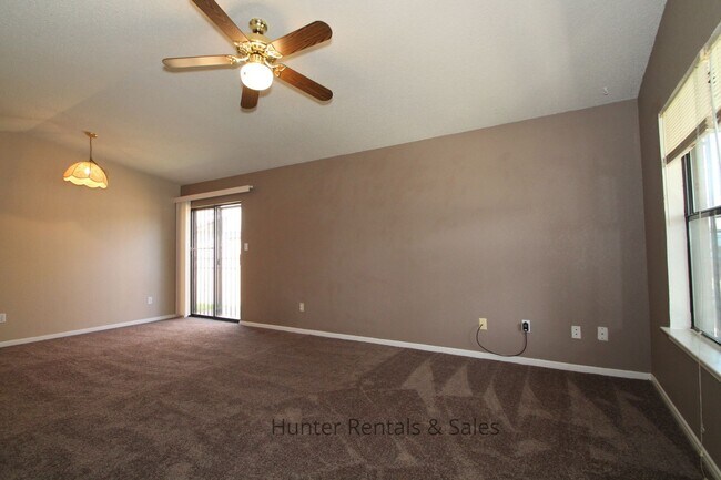 Foto del edificio - Delightful Duplex!