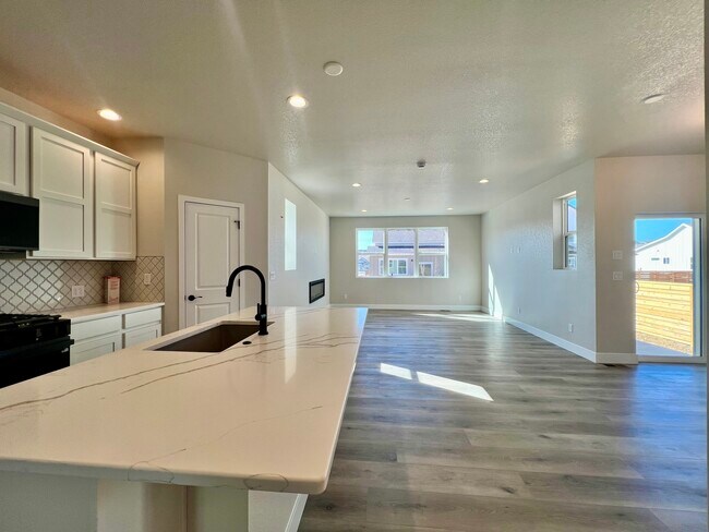 Foto del edificio - 4705 Whistler Dr